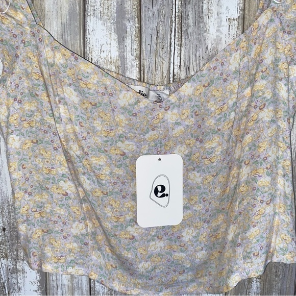 NWT Elodie Floral Light Mauve Crop - Picture 3 of 5